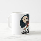 Retro-Skihexe Halloween-Kunst Kaffeetasse (Vorderseite Links)