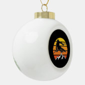 Retro Skiing Keramik Kugel-Ornament (Links)