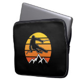 Retro Skiing Laptopschutzhülle (Vorderseite Links)