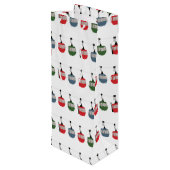 Retro Skilift Illustration Skier Geschenktüte Für Weinflaschen (Rückseite Schrägansicht)