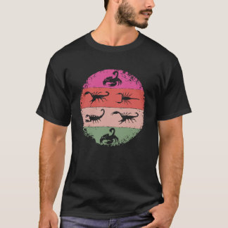 Retro-Skorpione: Kunst & T - Shirt-Designs T-Shirt