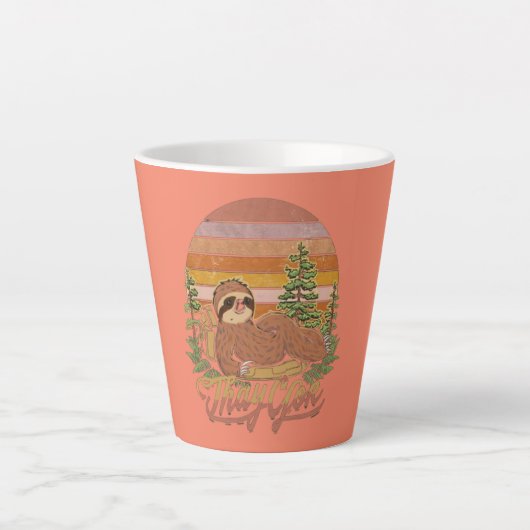 Retro Sloth Wanderteam Latte Tasse - Langsam und S (Vorderseite)