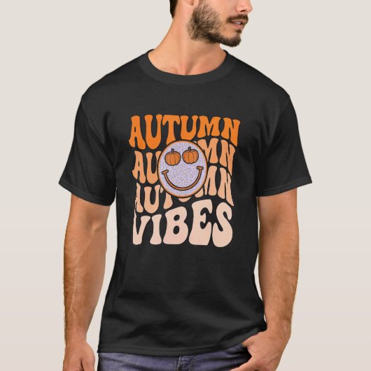 Retro Smile Face Fall Vibes Pumpkin Autumn Thanksg T-Shirt (Vorderseite)