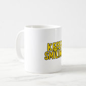 Retro Smiley Behielt Lächelnde Tasse (Vorderseite Links)