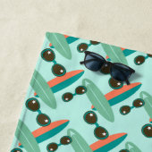 Retro-Sonnenbrille und Surfbretter Personalisiert Strandtuch (Beispiel)