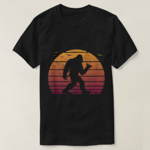 Retro-Sonnenuntergang-Bigfoot-Shaka-Design T-Shirt