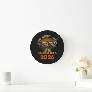 Retro-Sonnenuntergang-Familien-Camping-Trip 2026 Runde Wanduhr