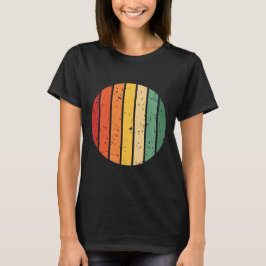 Retro-Sonnenuntergangsstreifen abgenutztes Kreis-D T-Shirt