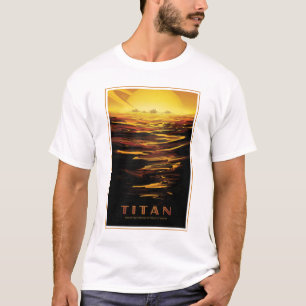 Retro Space Poster-Saturns Größter Mond, Titan. T-Shirt