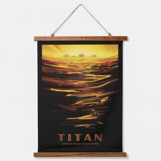 Retro Space Poster-Saturns Größter Mond, Titan. Wandteppich Mit Holzrahmen (Vorderseite)