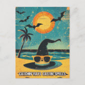 Retro Spooky Summer Goth Hexenhut am Strand Postkarte (Vorderseite)