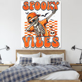 Retro Spooky Vibes Dabbing Skeleton Halloween Leinwanddruck (Insitu (Schlafzimmer))