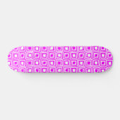 Retro Squares - Weiß auf Magenta Skateboard (Horizontal)