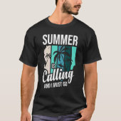 Retro-Stil Sommer ruft und ich muss Surfin gehen T-Shirt (Vorderseite)