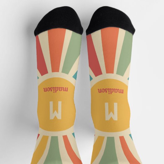 Retro-Streifen für individuelle Name und Monogramm Socken (Oben)