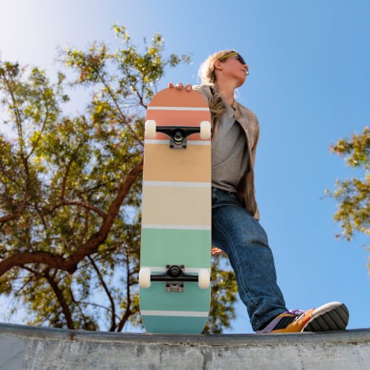 Retro-Streifen Skateboard (Außenbereich 1)