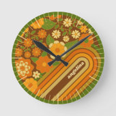 Retro Stripes and Funky Flowers with Custom Name Runde Wanduhr (Vorderseite)