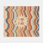 Retro Stripes Initials Boho Groovy 70er terracotta Fleecedecke (Vorderseite (Horizontal))