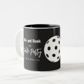 Retro Style Neon Black Themed Pickleball Geburtsta Zweifarbige Tasse (Vorderseite Links)