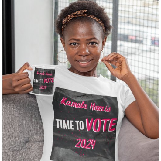 Retro Style Vote Kamala Harris T-Shirt