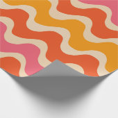Retro Style Waves Muster in Rosa, Orange und Rot Geschenkpapier (Ecke)