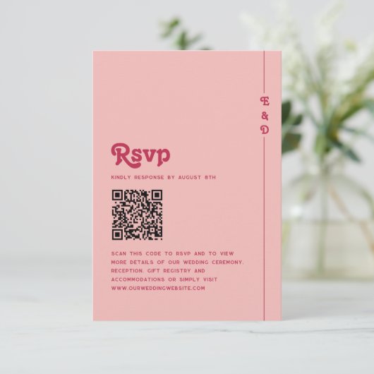 Retro Summer Pink & Blush Monogram Wedding QR Code RSVP Karte (Stehend Vorderseite)