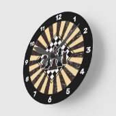 Retro Sunburst Grunge Brown & Beige Chess Board Runde Wanduhr (Winkel)
