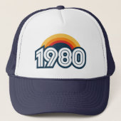 Retro Sunset 1980 Birthday Trucker Hat Truckerkappe (Vorderseite)