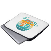 Retro Sunset 85 Vintage Distressed Laptopschutzhülle (Vorne Knopf)