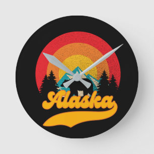 Retro Sunset Alaska Juneau Bear Mountains Wild AK Runde Wanduhr