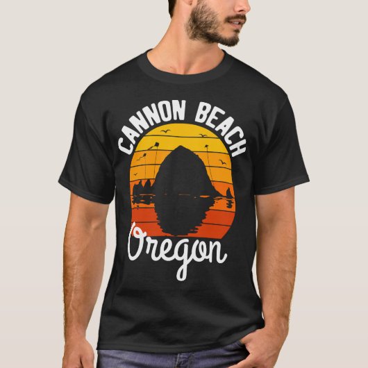 Retro Sunset Haystack Rock Souvenir Cannon Beach T-Shirt (Vorderseite)