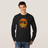 Retro Sunset Mountain Climber Rock Klettern Rotes T-Shirt (Vorne ganz)