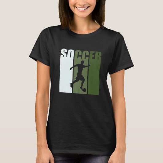 Retro Sunset Soccer Player Green Silhouette T-Shirt (Vorderseite)