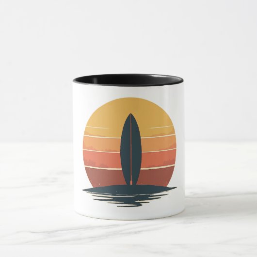 Retro Sunset Surfboard Tasse (Zentrum)