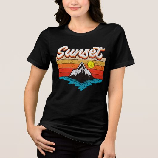 Retro Sunset Vibes Tri-Blend-Shirt Tri-Blend Shirt (Vorderseite)