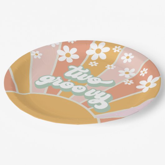 Retro Sunshine Two Groovy Daisy Birthday Pappteller (Schrägansicht)