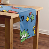 Retro Superheld scherzt Muster Mittelgroßer Tischläufer (Beispiel)