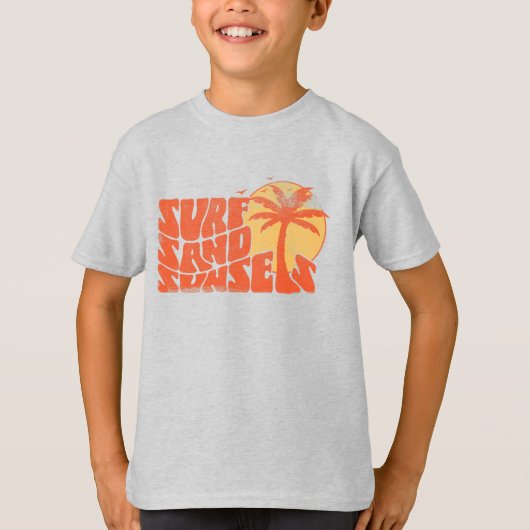 Retro Surf Sand Sunsets Palm Tree Beach Vibes T-Shirt (Vorderseite)