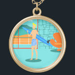 Retro Surfer Typ-Kette Vergoldete Kette<br><div class="desc">Mit dieser Retro Surfer Typ Necklace kann jeder Tag ein Tag am Strand sein. Das minimalistische Design der 1960er Jahre besticht durch einen sonnengeküssten, blonden, surfer Typ, der alle bereit ist, eine Welle zu fangen. Unser passender Surfer blickt durch die Glasschiebetüren seiner Strandpromenade-Zuhause auf das Meer hinaus. Er ist in...</div>