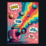 Retro Surrealismus - Pop Art Cosmic Camera Poster<br><div class="desc">Dieses Poster transportiert Sie in eine Welt, in der Nostalgie auf die surreale trifft, zentriert auf eine klassische Retro Polaroid Kamera, die als Traummaschine fungiert. Statt Erinnerungen zu erfassen, wirft sie eine skurrile "kosmische Parade" lebendiger Planeten, Monde und mit Süßigkeiten bestrichener Himmelskörper aus. Dieses Kunstwerk ist eine meisterliche Verschmelzung von...</div>