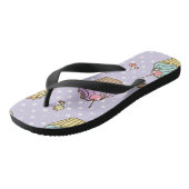 Retro Süßigkeitens-Muster Badesandalen (Schrägansicht)
