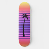 Retro-Synthwave mit Palm Tree Skateboard (Vorderseite)