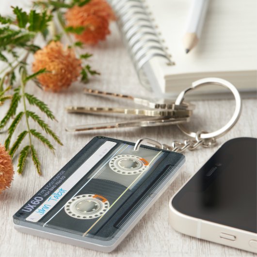 Retro T6 Audiotape Mixtape Kassette personalisiert Schlüsselanhänger (Vorderseite rechts)
