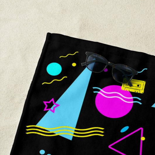 RETRO TAPE FARBIGE FORMEN STRANDTUCH (Beispiel)