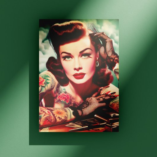 Retro tätowierte Pin-up Postkarte