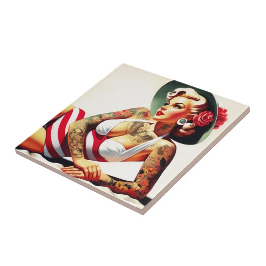 Retro Tattooed Swimsuit Button-up Fliese (Seite)