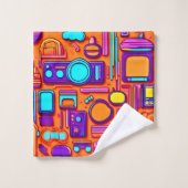 Retro Tech Pop: Nostalgische Gadget Collage Badhandtuch Set (Waschlappen)
