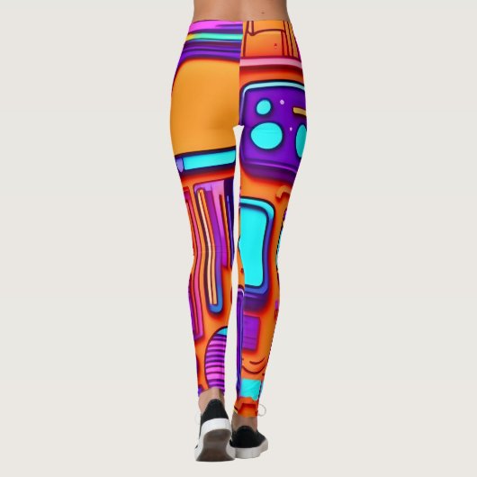 Retro Tech Pop: Nostalgische Gadget Collage Leggings (Rückseite)