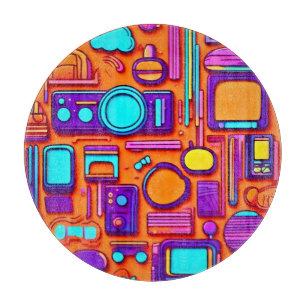 Retro-Tech-Pop: Nostalgische Gerätekollage Schneidebrett