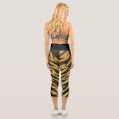 Retro Tiger Streifen gestört Hautmuster Capri Leggings (Rückseite)